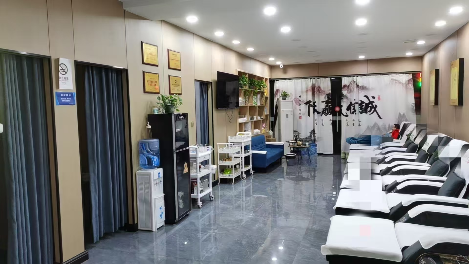 开福区月湖大市场临街足浴按摩采耳旺铺转让！成熟商圈+稳定客源，接手即赚